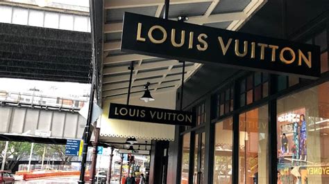 louis vuitton dfs the rocks